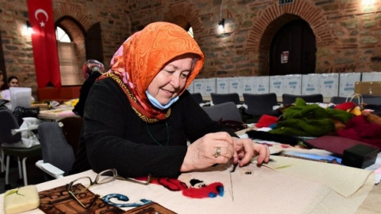 Bursa'da Yıldırımlı kadınlar 'keçe'ye hayat veriyor