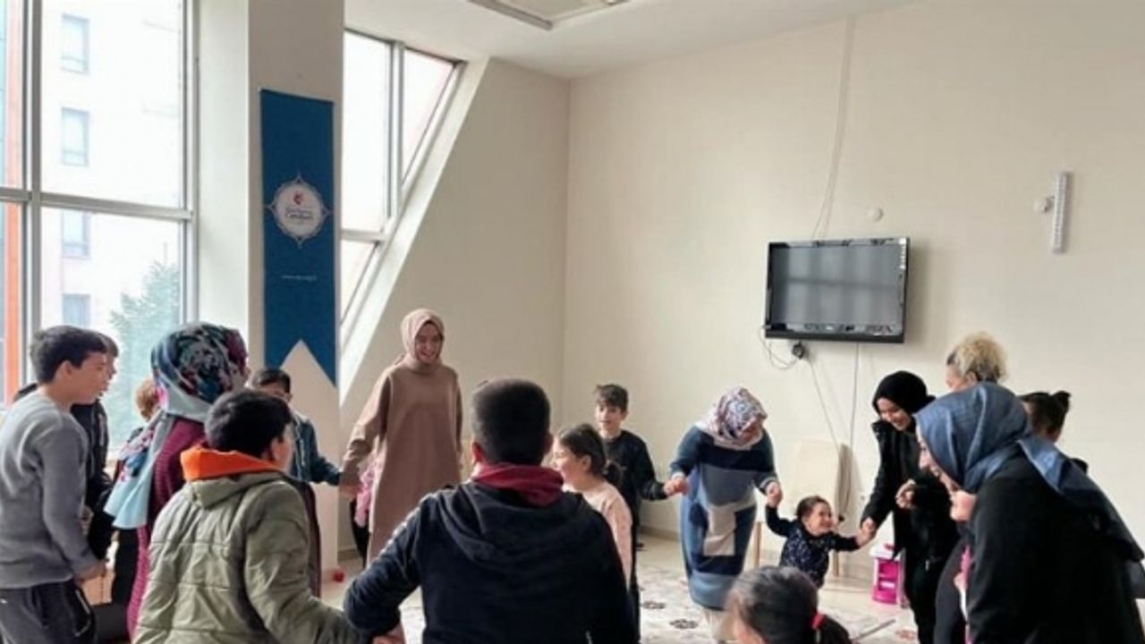 Kayseri'den depremzede çocuklara psikolojik destek