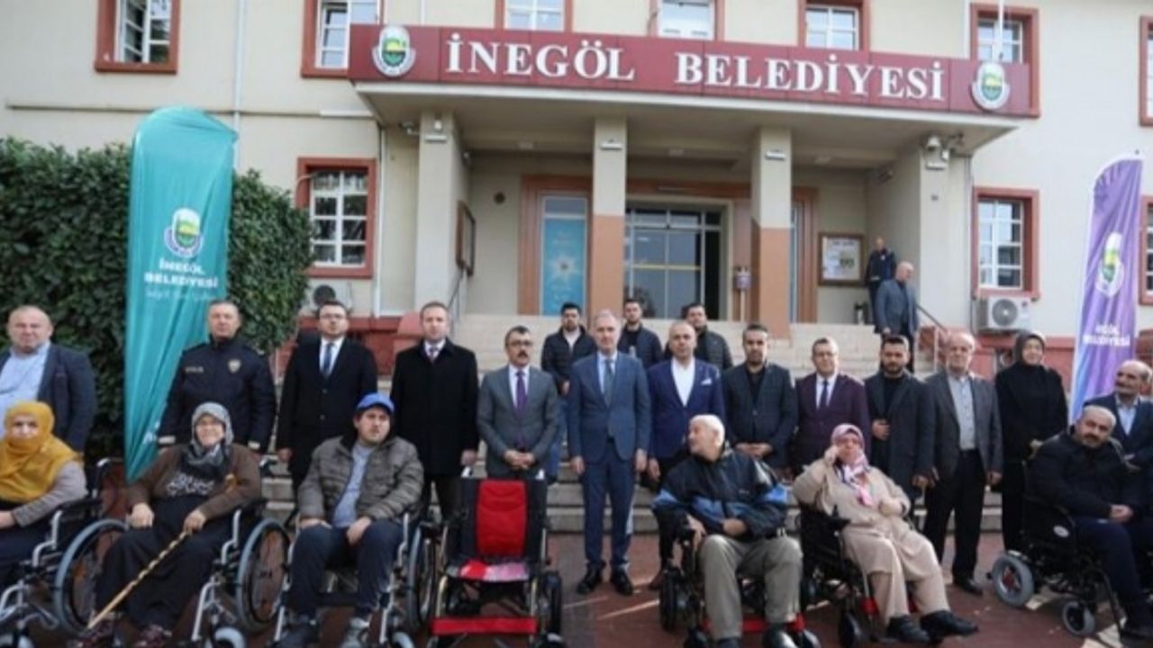 Bursa İnegöl'de 11 engelliye akülü araçları teslim edildi
