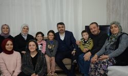 Bursa Yıldırım'da afetzede aileyle iftar açtı