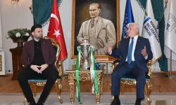 Bursaspor Başkanı Enes Çelik’ten Başkan Bozbey’e teşekkür ziyareti