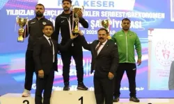 Sakarya'nın güreşçileri Sivas’ta şampiyon oldu