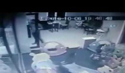 2,5 yaşındaki çocuğu vahşice dövdü