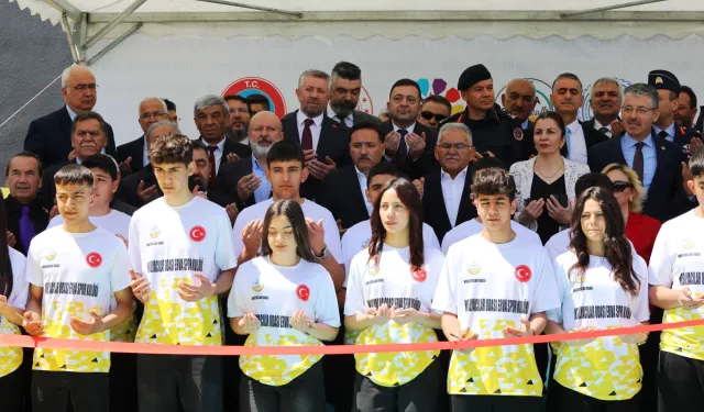 Kayseri'de "Mobilyacılar Odası ERVA Spor Okulu" açıldı