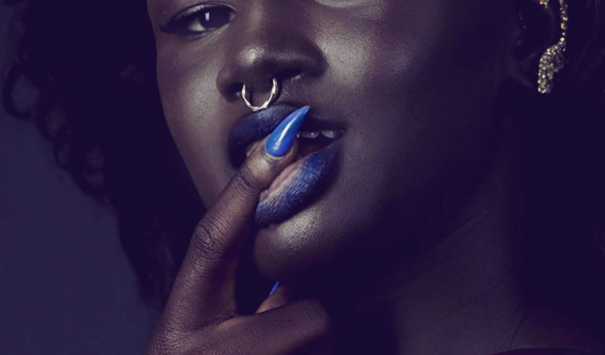 Karşısınızda en koyu tenli model Khoudia Diop