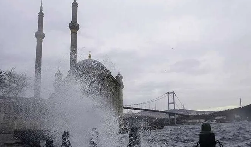 Akdeniz hariç kıyılarda yağış var... Marmara'ya kuvvetli rüzgar uyarısı